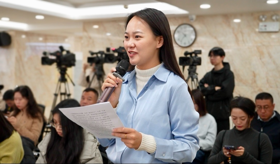 4.甘肅國(guó)際傳播中心記者現(xiàn)場(chǎng)提問(wèn).jpg